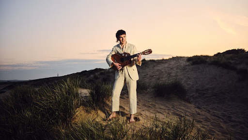Declan McKenna: What Happened To The Beach? – Nostalgia transformada en arte
