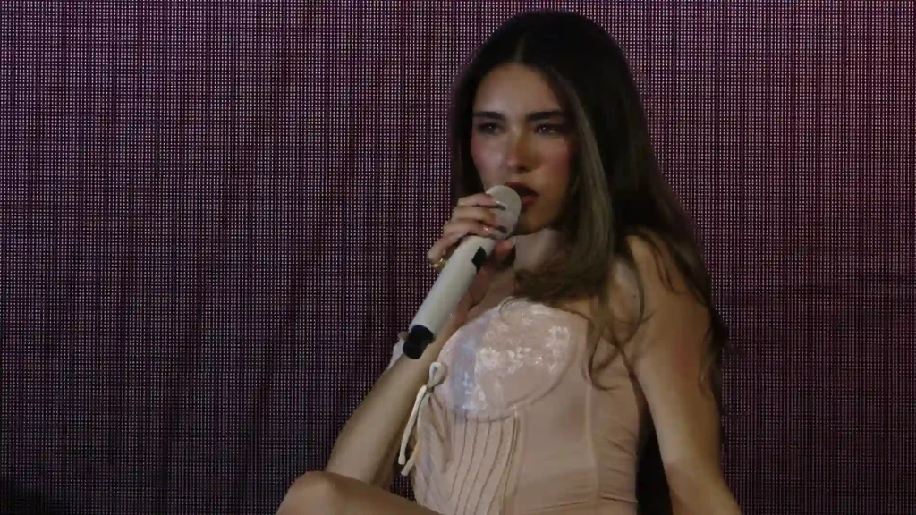 madison beer madrid locket tour